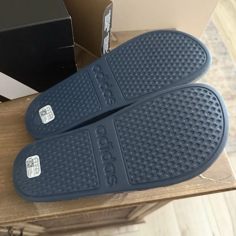 New In Box Adidas Adilette Aqua Slide Sandals Blue unisex Men’s 8 Woman’s 9